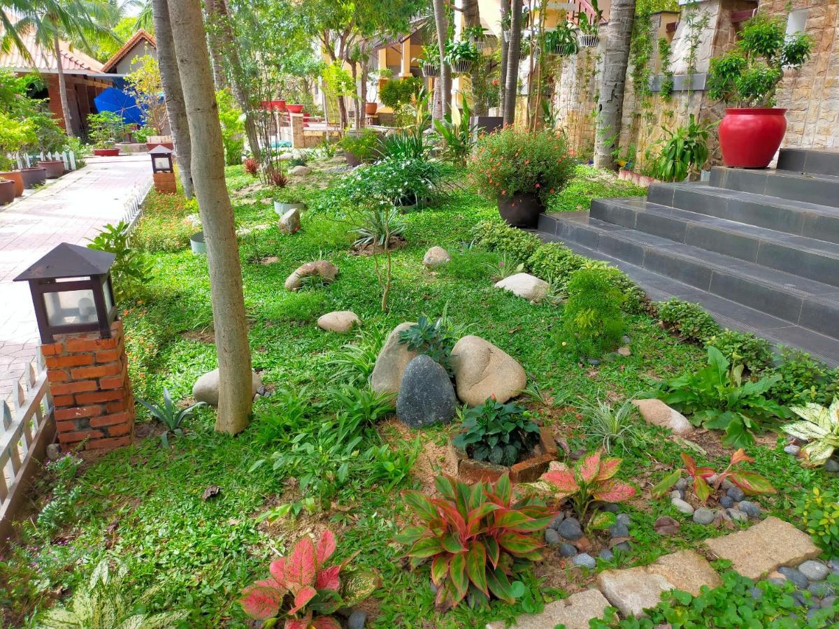 Hon Rom Central Beach Resort Mui Ne Exterior photo