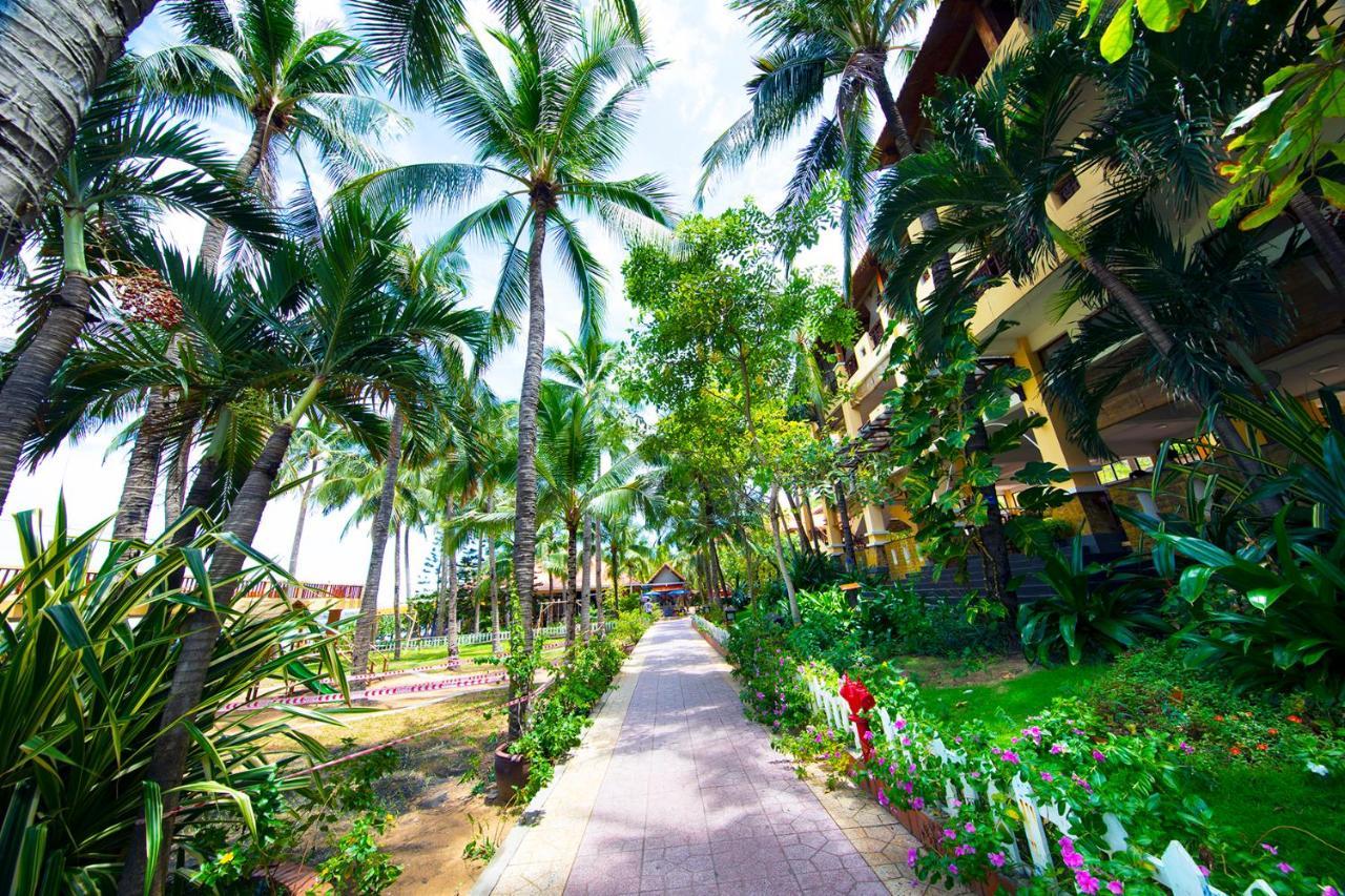 Hon Rom Central Beach Resort Mui Ne Exterior photo